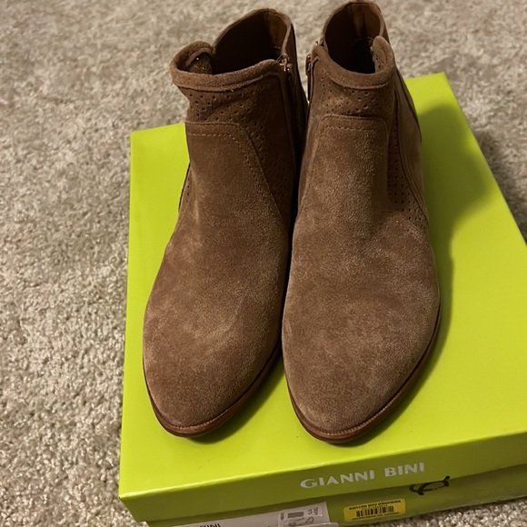 Gianni Bini Ankle Boots - Picture 2 of 7